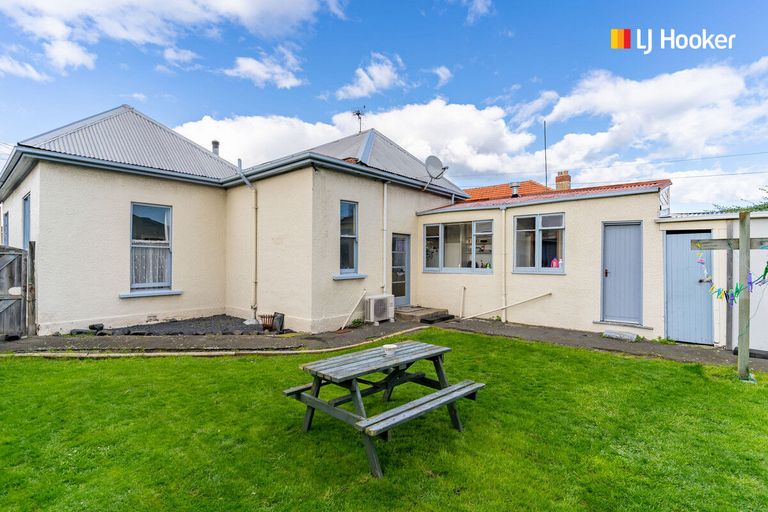 Photo of property in 30 Bay View Road, South Dunedin, Dunedin, 9012