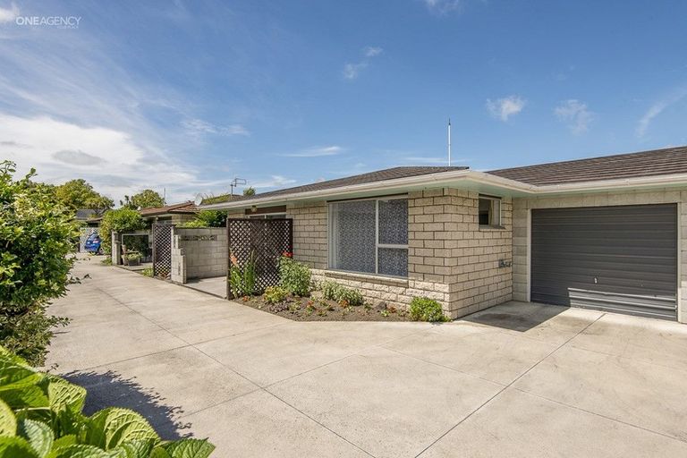 Photo of property in 2/88 White Street, Rangiora, 7400