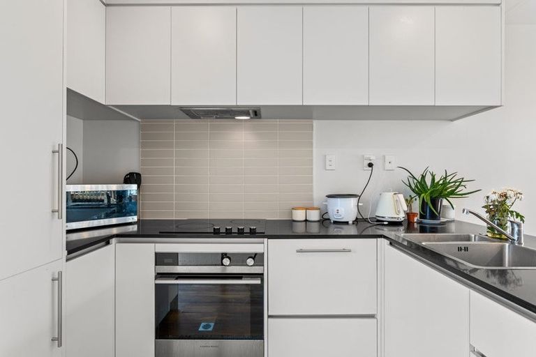 Photo of property in 8/36 Kaipatiki Road, Glenfield, Auckland, 0629