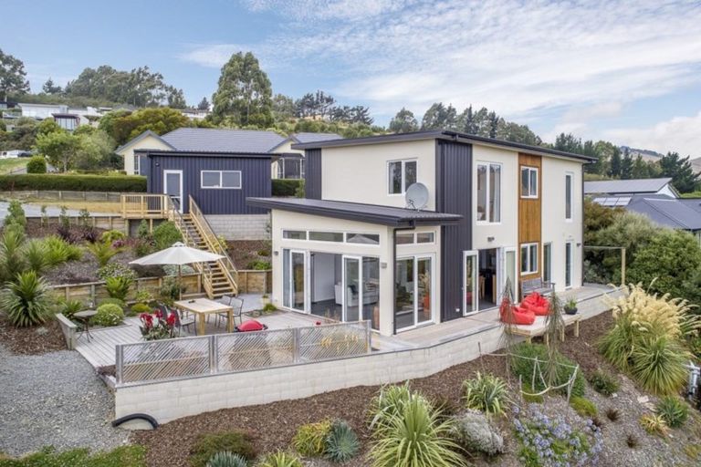 Photo of property in 30 Westview Place, Huntsbury, Christchurch, 8022