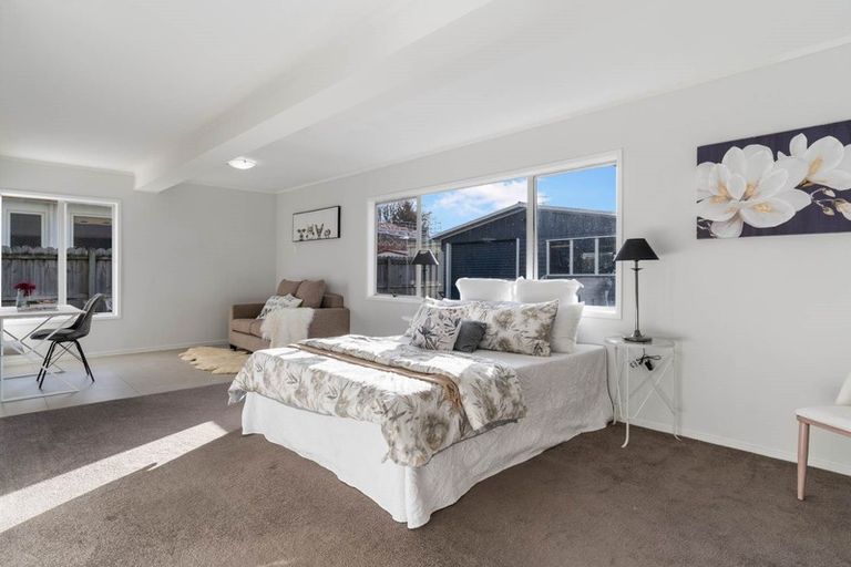 Photo of property in 35 Reelick Avenue, Pakuranga Heights, Auckland, 2010