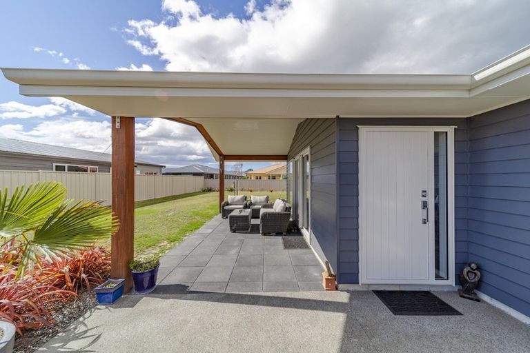 Photo of property in 18 Belgrove Place, Waipukurau, 4200
