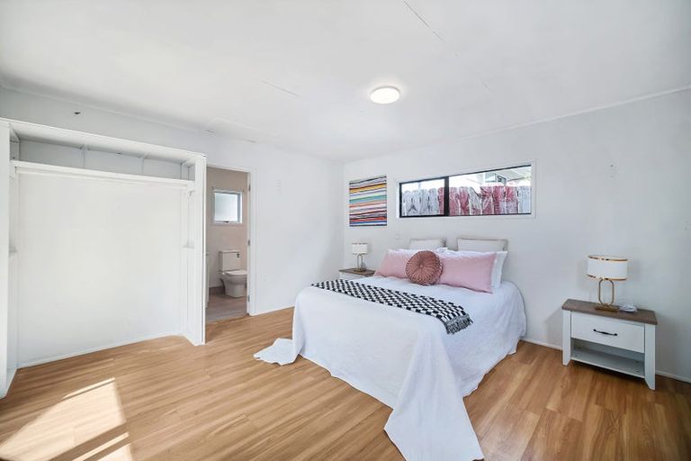 Photo of property in 15 Justamere Place, Weymouth, Auckland, 2103