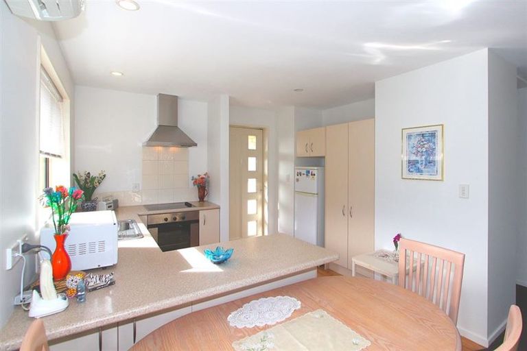 Photo of property in 2/162 Wainoni Road, Avondale, Christchurch, 8061