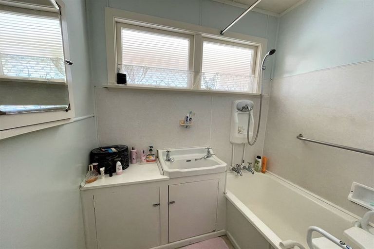 Photo of property in 5 Stevenson Street, Balclutha, 9230