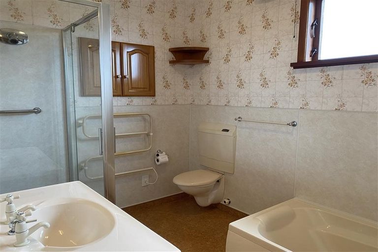 Photo of property in 29 Putnam Street, Northland, Wellington, 6012