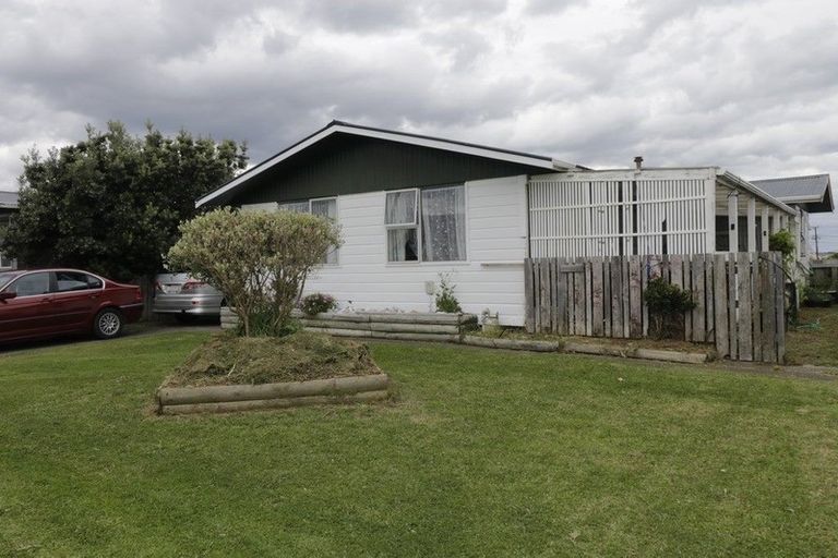 Photo of property in 25 Cross Street, Castlecliff, Whanganui, 4501