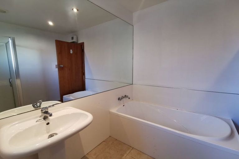 Photo of property in 5 Haslett Place, Upper Riccarton, Christchurch, 8041