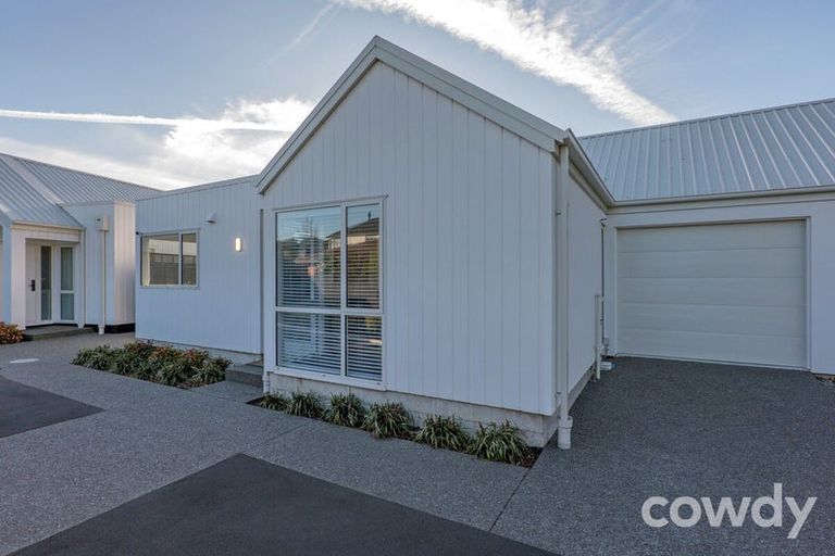 Photo of property in 3b Brookside Terrace, Bryndwr, Christchurch, 8053