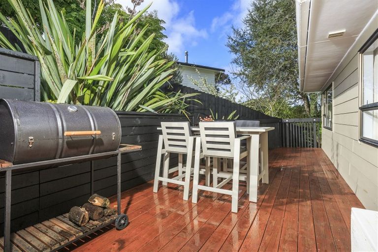 Photo of property in 22 Yule Place, Massey, Auckland, 0614