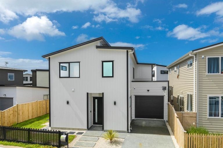 Photo of property in 62 Craigs Way, Hobsonville, Auckland, 0616