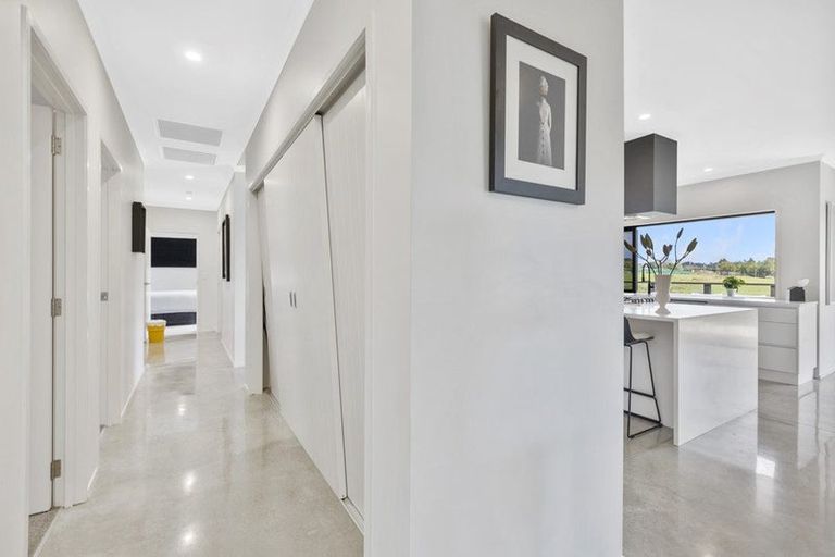 Photo of property in 5a Tupuhi Place, Highlands Park, New Plymouth, 4312