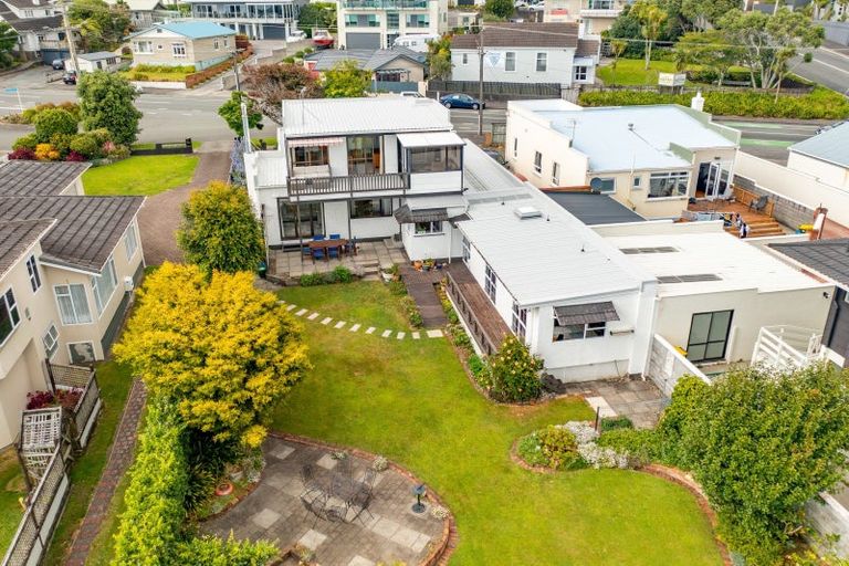 Photo of property in 84 Whiteley Street, Moturoa, New Plymouth, 4310