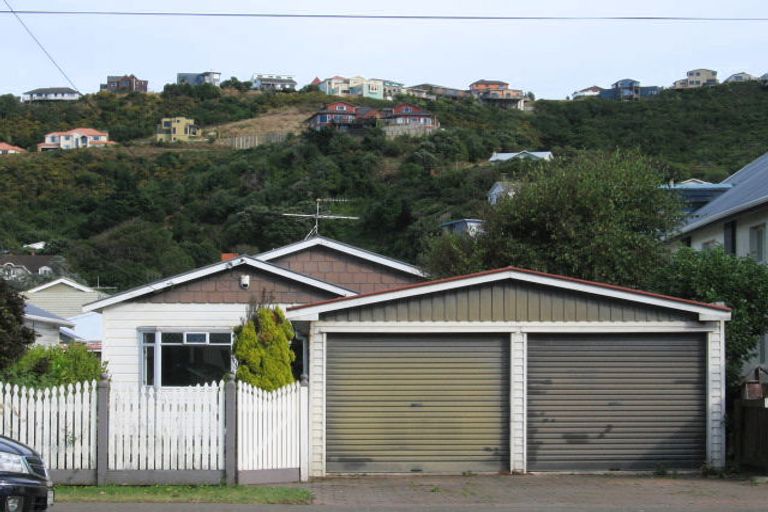 Photo of property in 286 The Parade, Island Bay, Wellington, 6023