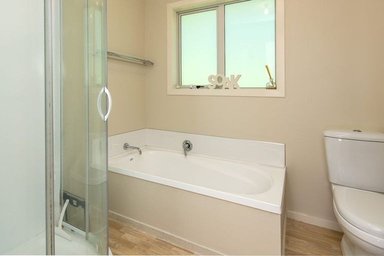 Photo of property in 64a Salford Street, Newlands, Wellington, 6037