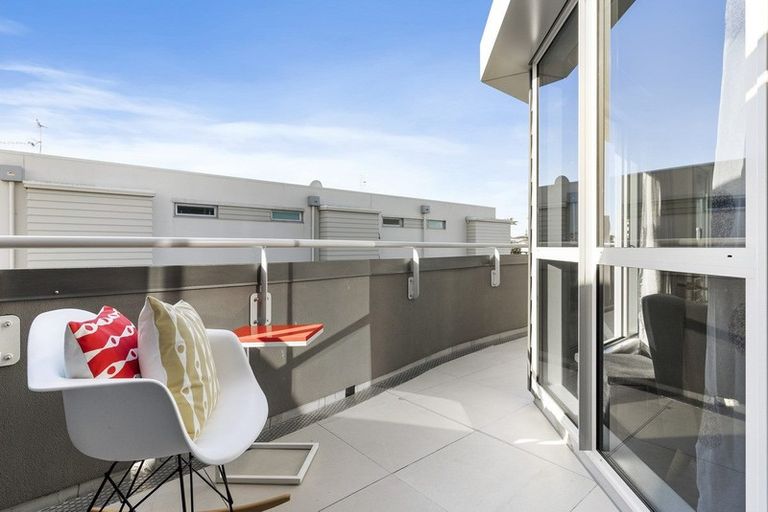 Photo of property in Salisbury Crown, 10/7 Salisbury Avenue, Mount Maunganui, 3116