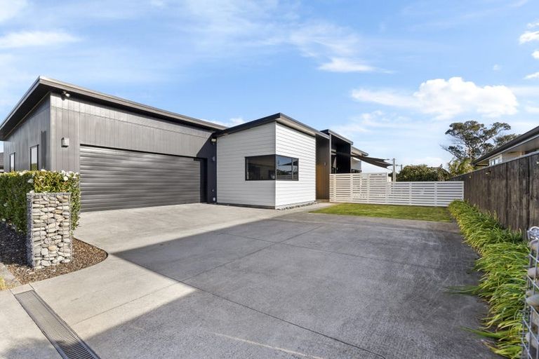 Photo of property in 23 Dreaver Drive, Waitara, 4320