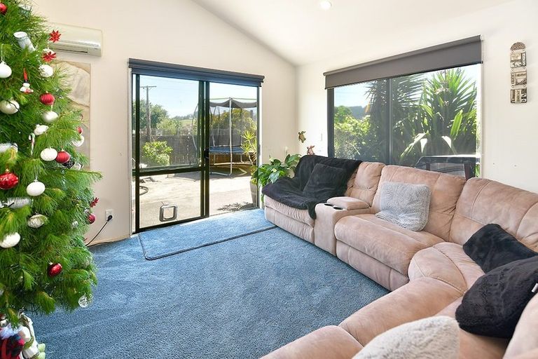 Photo of property in 19 Nelson Street, Helensville, 0800