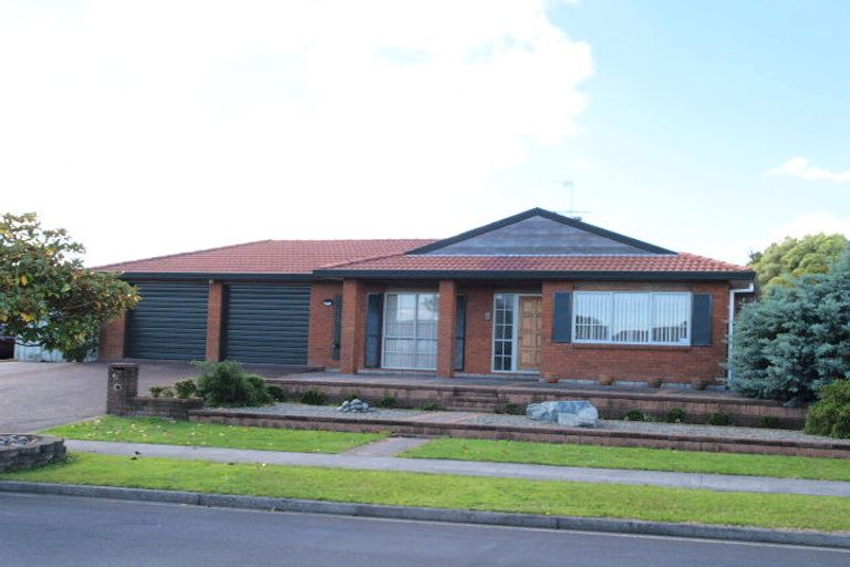 Photo of property in 41 Frank Nobilo Drive, Golflands, Auckland, 2013