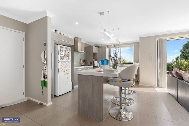 Photo of property in 16 Hillford Place, Welcome Bay, Tauranga, 3175