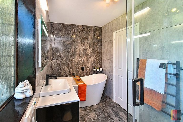 Photo of property in 74 Walter Strevens Drive, Conifer Grove, Takanini, 2112