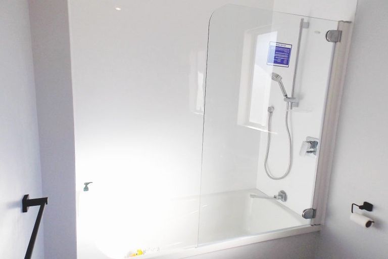 Photo of property in 107 Ashton Fitchett Drive, Brooklyn, Wellington, 6021