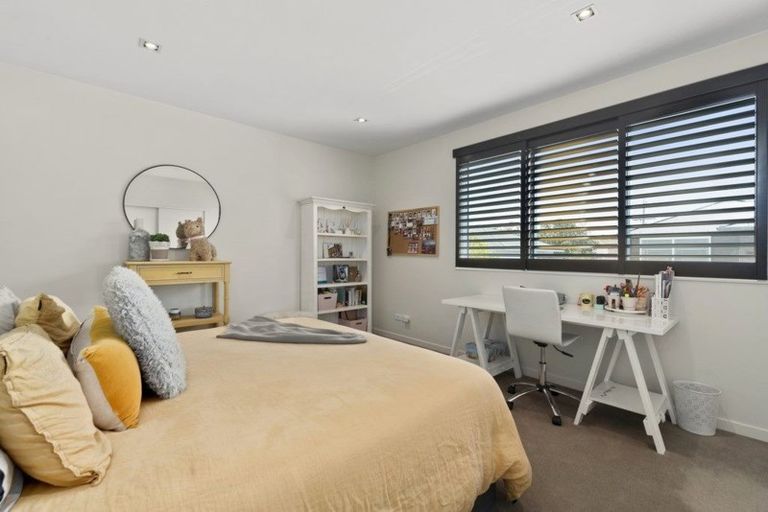 Photo of property in 8 Sylvan Park Avenue, Milford, Auckland, 0620