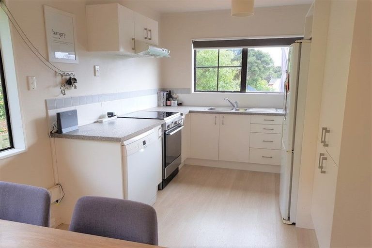 Photo of property in 64 Albatross Close, Whitby, Porirua, 5024