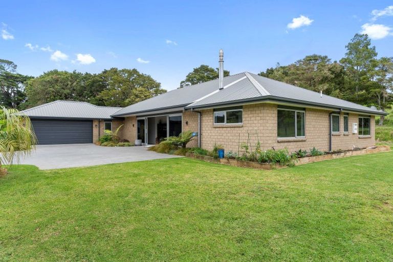 Photo of property in 395 Tangihua Road, Maungakaramea, Whangarei, 0178