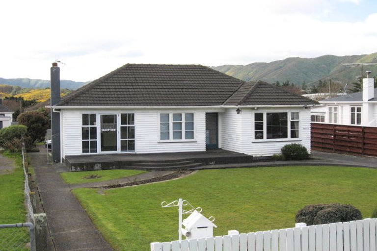 Photo of property in 72 Wainuiomata Road, Wainuiomata, Lower Hutt, 5014