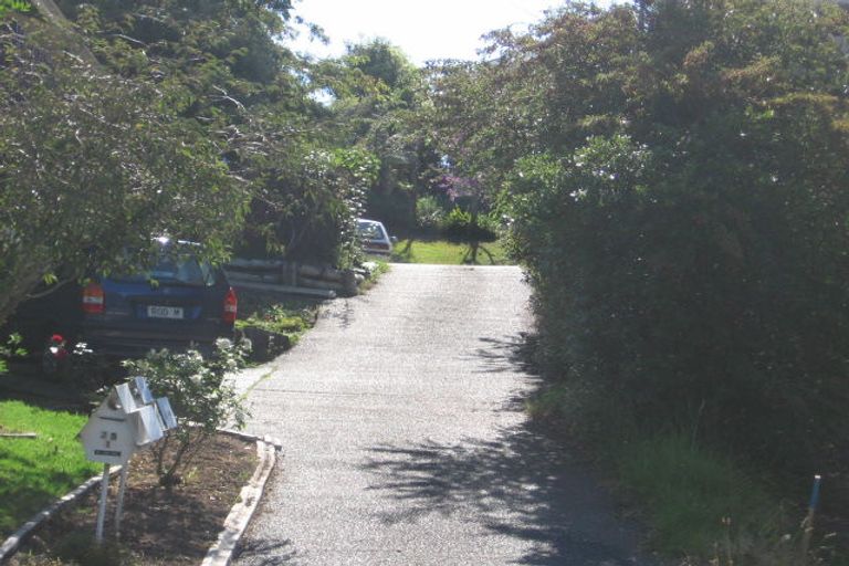 Photo of property in 2/25 Korotaha Terrace, Rothesay Bay, Auckland, 0630