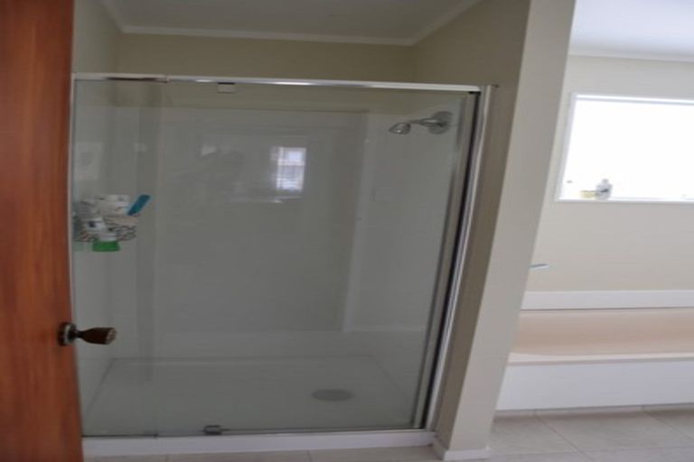 Photo of property in 68 Kohekohe Street, New Lynn, Auckland, 0600