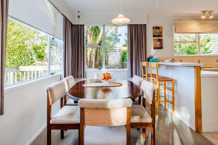 Photo of property in 61 Sheridan Drive, New Lynn, Auckland, 0600