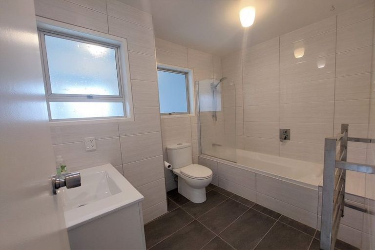 Photo of property in 5/60 West Coast Road, Glen Eden, Auckland, 0602