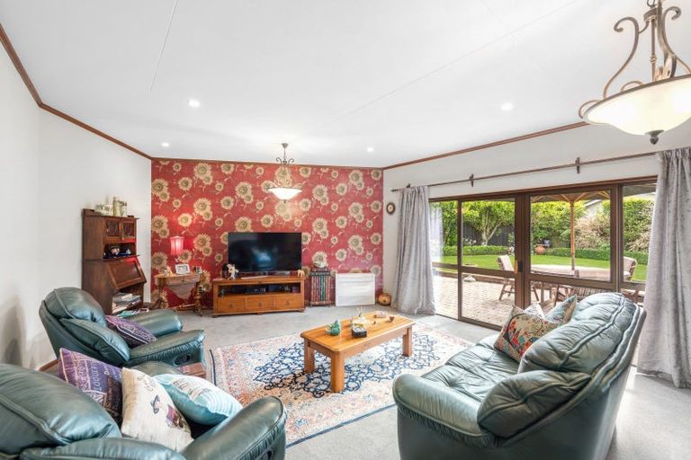 Photo of property in 1 Kerwood Place, Gore, 9710