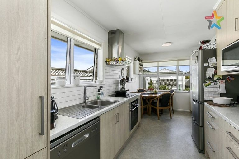 Photo of property in 20a Holyoake Crescent, Avalon, Lower Hutt, 5011