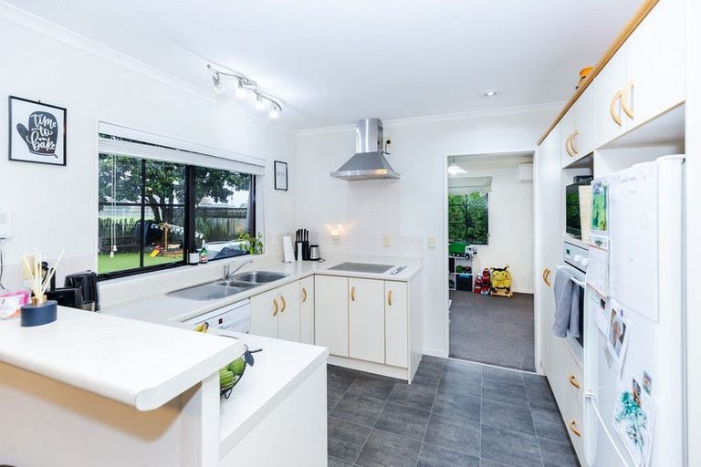 Photo of property in 11 Greenough Place, Rototuna, Hamilton, 3210