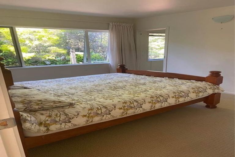 Photo of property in 9 Lyons Avenue, Murrays Bay, Auckland, 0630