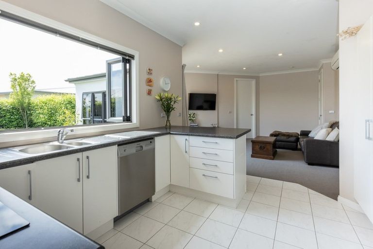 Photo of property in 4 Portland Place, Poraiti, Napier, 4112