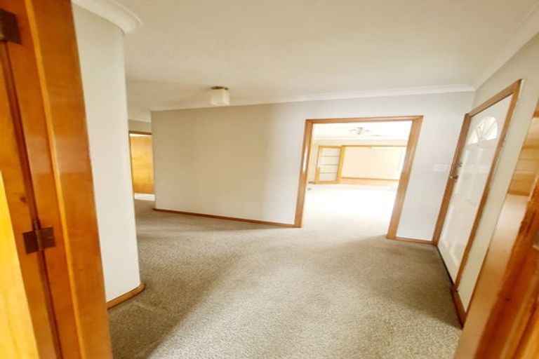 Photo of property in 2a Sutherland Avenue, Silverstream, Upper Hutt, 5019