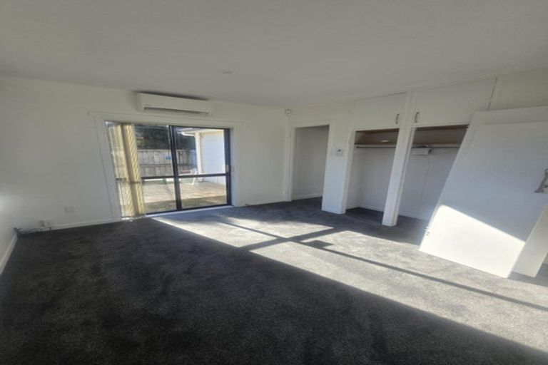 Photo of property in 9 Tatau Way, Te Atatu Peninsula, Auckland, 0610