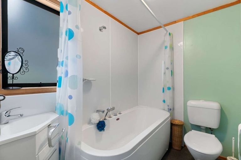 Photo of property in 20 Puriri Place, Tuateawa, Coromandel, 3583