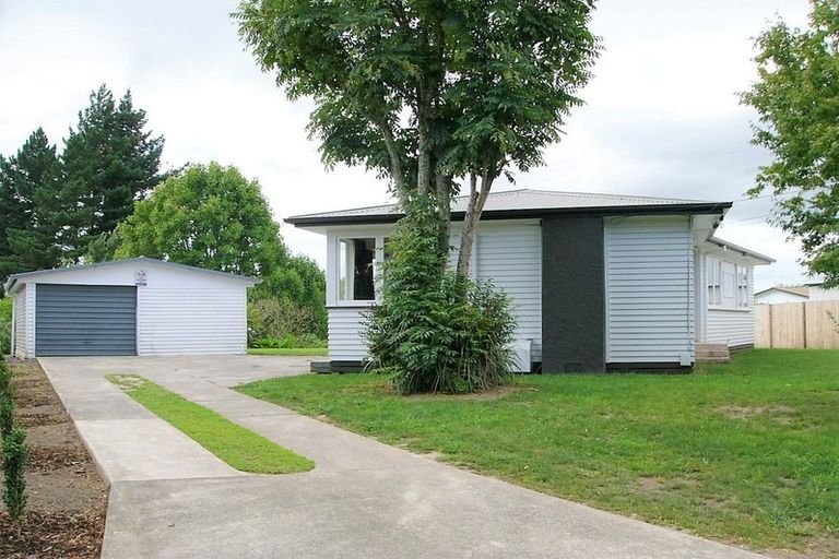 Photo of property in 56 Southsea Crescent, Silverdale, Hamilton, 3216