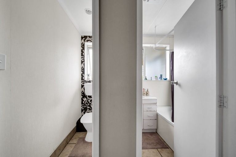 Photo of property in 35 Fantham Street, Hawera, 4610