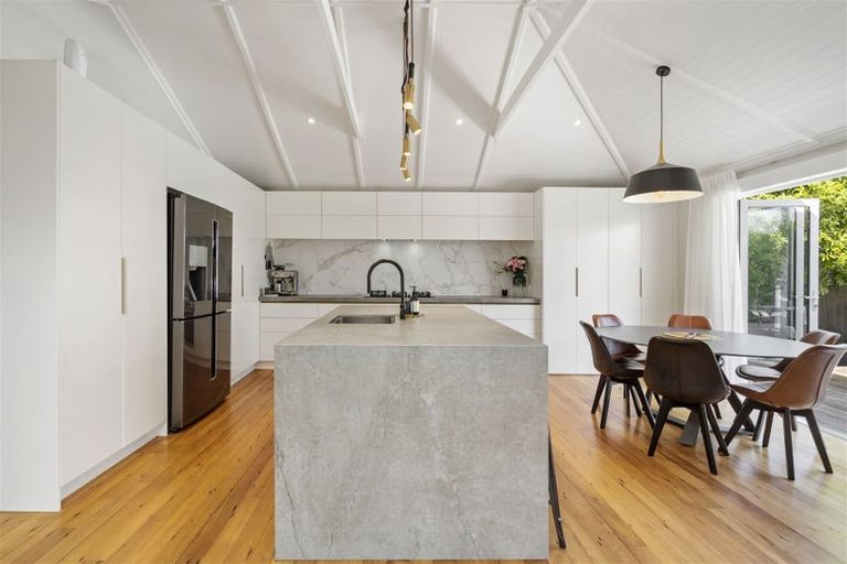 Photo of property in 15 North Avenue, Narrow Neck, Auckland, 0624