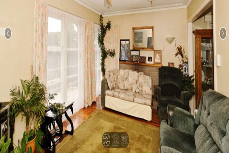 Photo of property in 35 Longburn Road, Henderson, Auckland, 0610