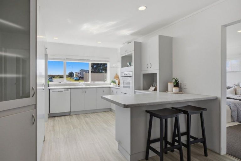 Photo of property in 50 Dickson Road, Papamoa Beach, Papamoa, 3118