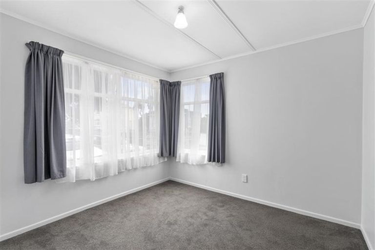 Photo of property in 71a Commercial Road, Helensville, 0800