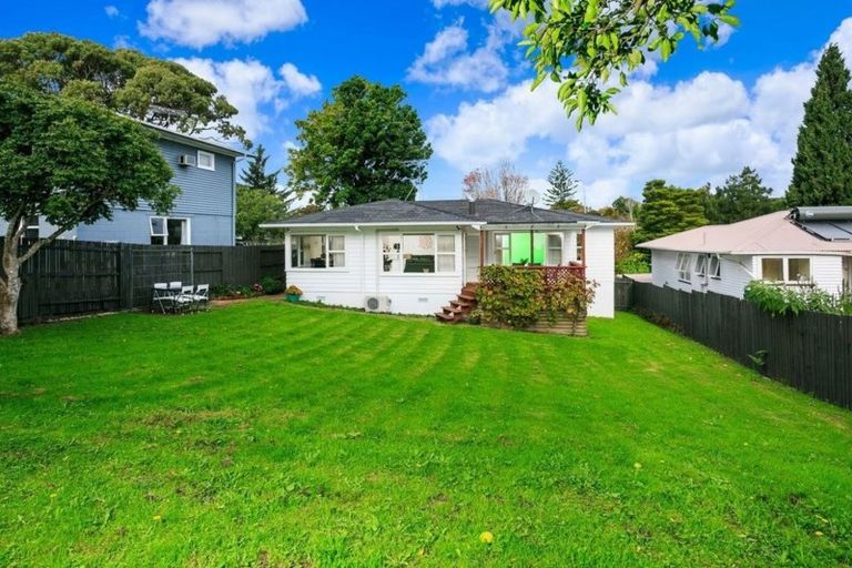 Photo of property in 18 Bentley Avenue, Glenfield, Auckland, 0629