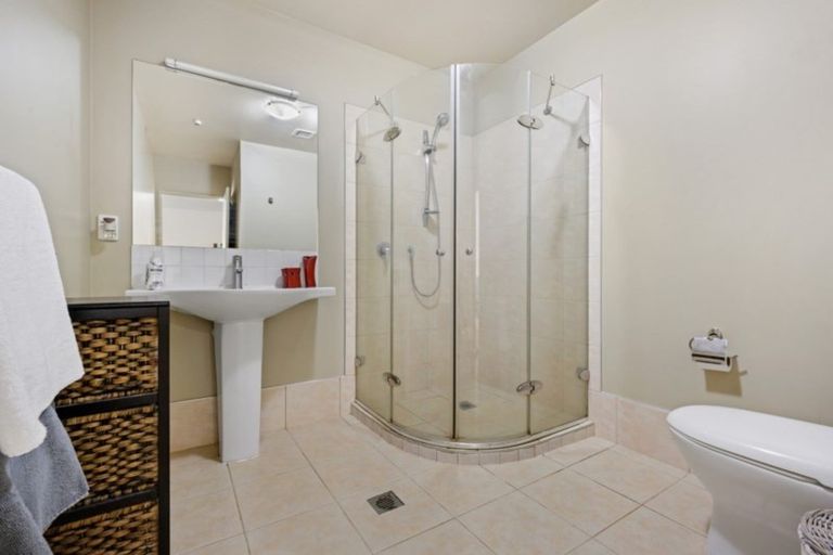 Photo of property in 1/124 Stancombe Road, Flat Bush, Auckland, 2016